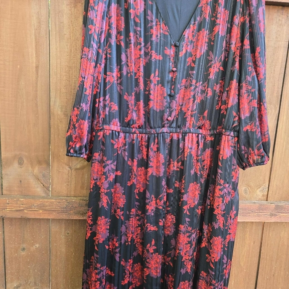Lane Bryant Romantic Red Floral Maxi Dress, Size 24 - Picture 5 of 15